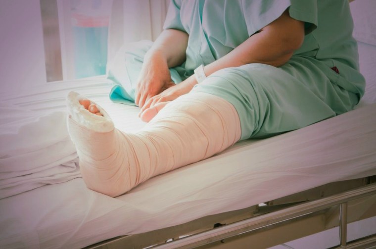 אישה ירתה באמא שלה